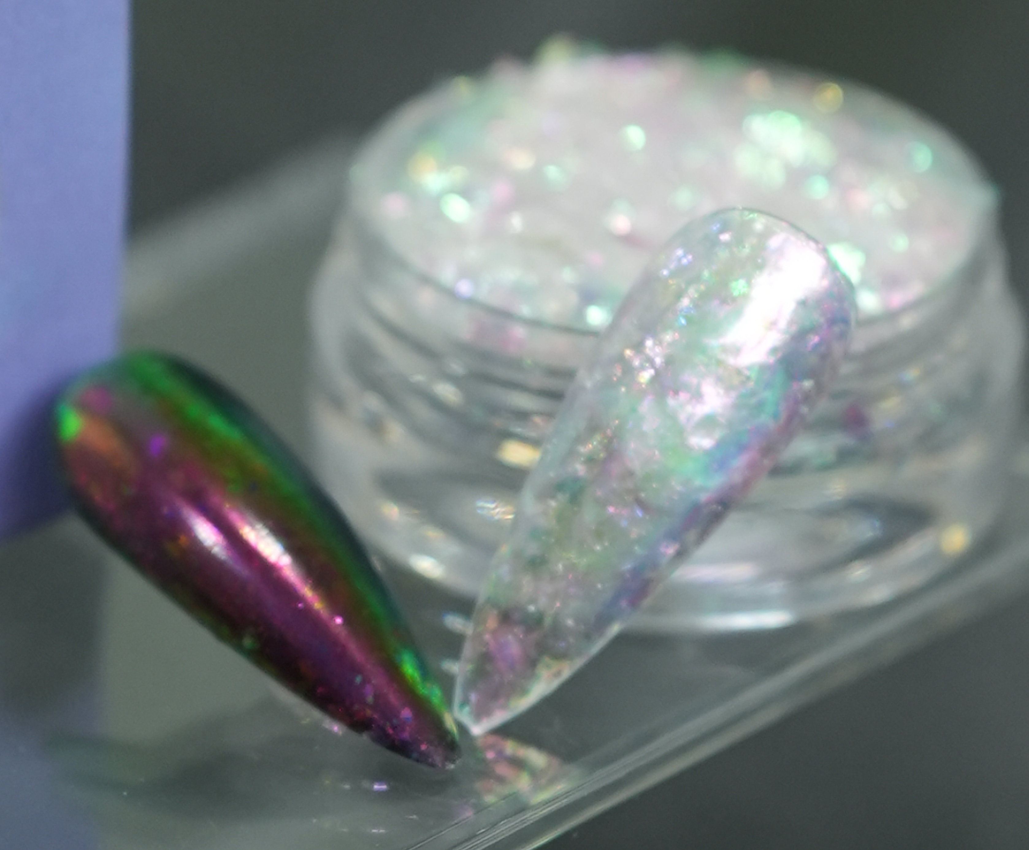 Transparent Optical Chameleon Flake - Violet Vines